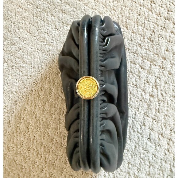 Chanel Black Leather Gold Kiss Lock Bag - Picture 6 of 12